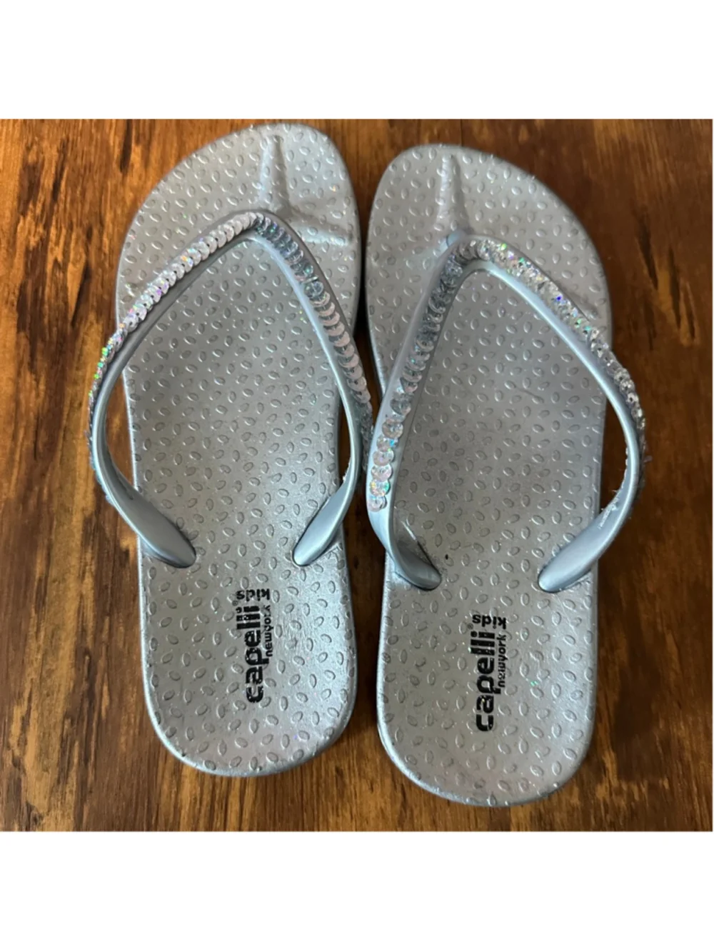 Capelli New York Kids Flip Flops Girls Size 3 4 Silver Sequin Sandals